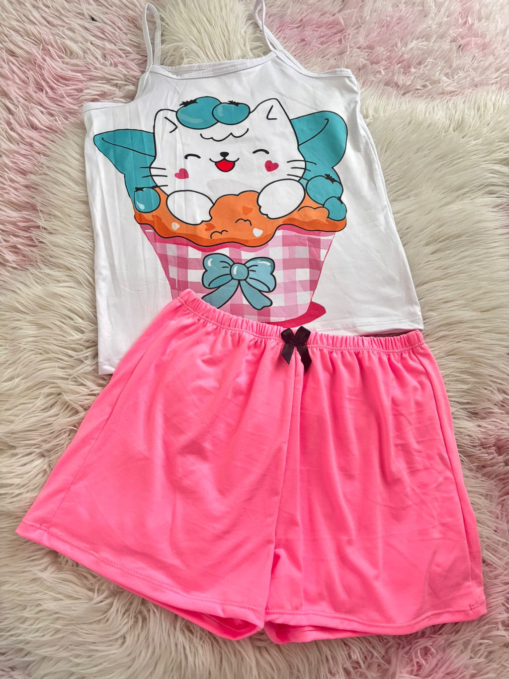 6 pijamas en piel de durazno.