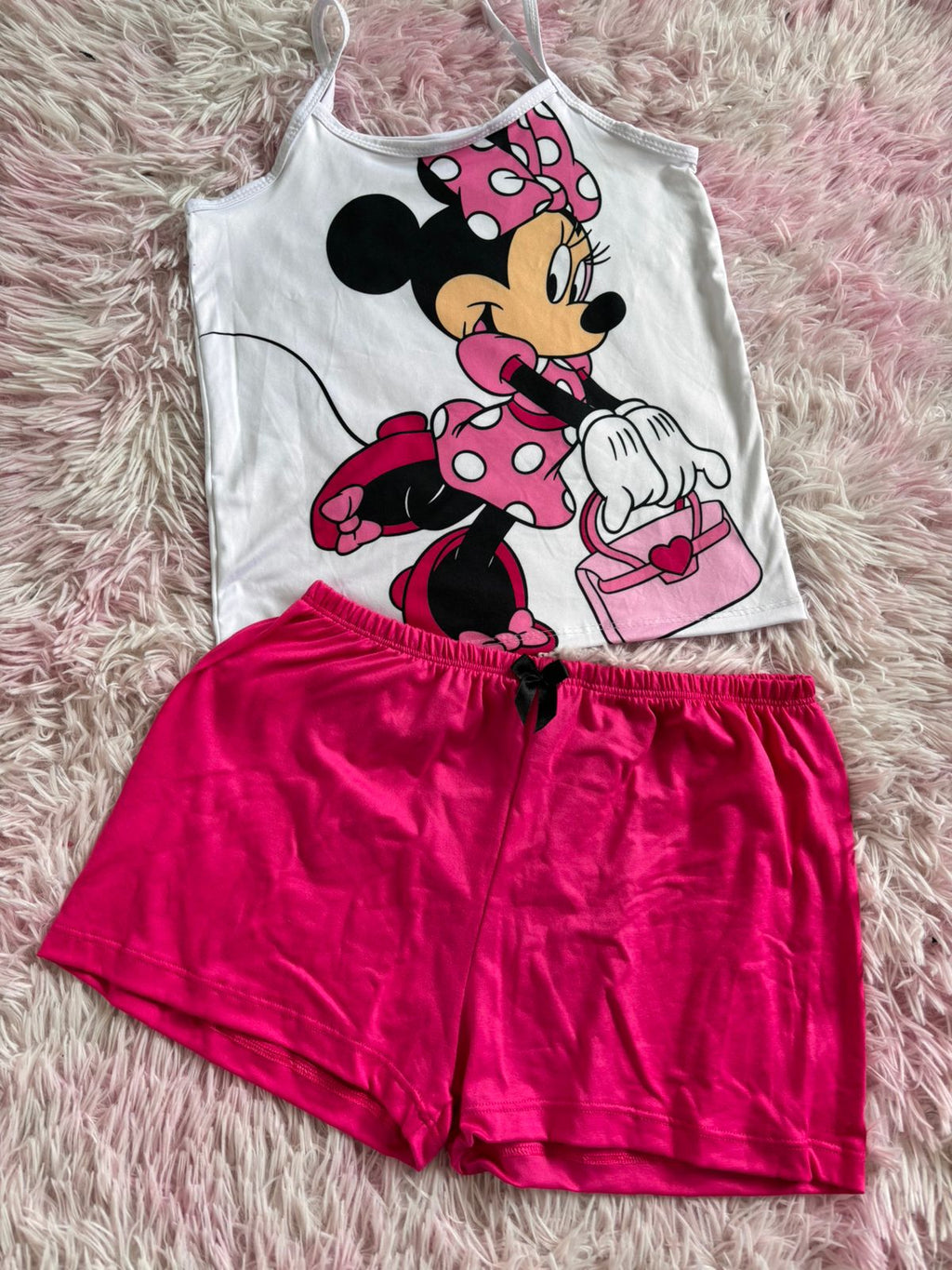 6 pijamas en piel de durazno.