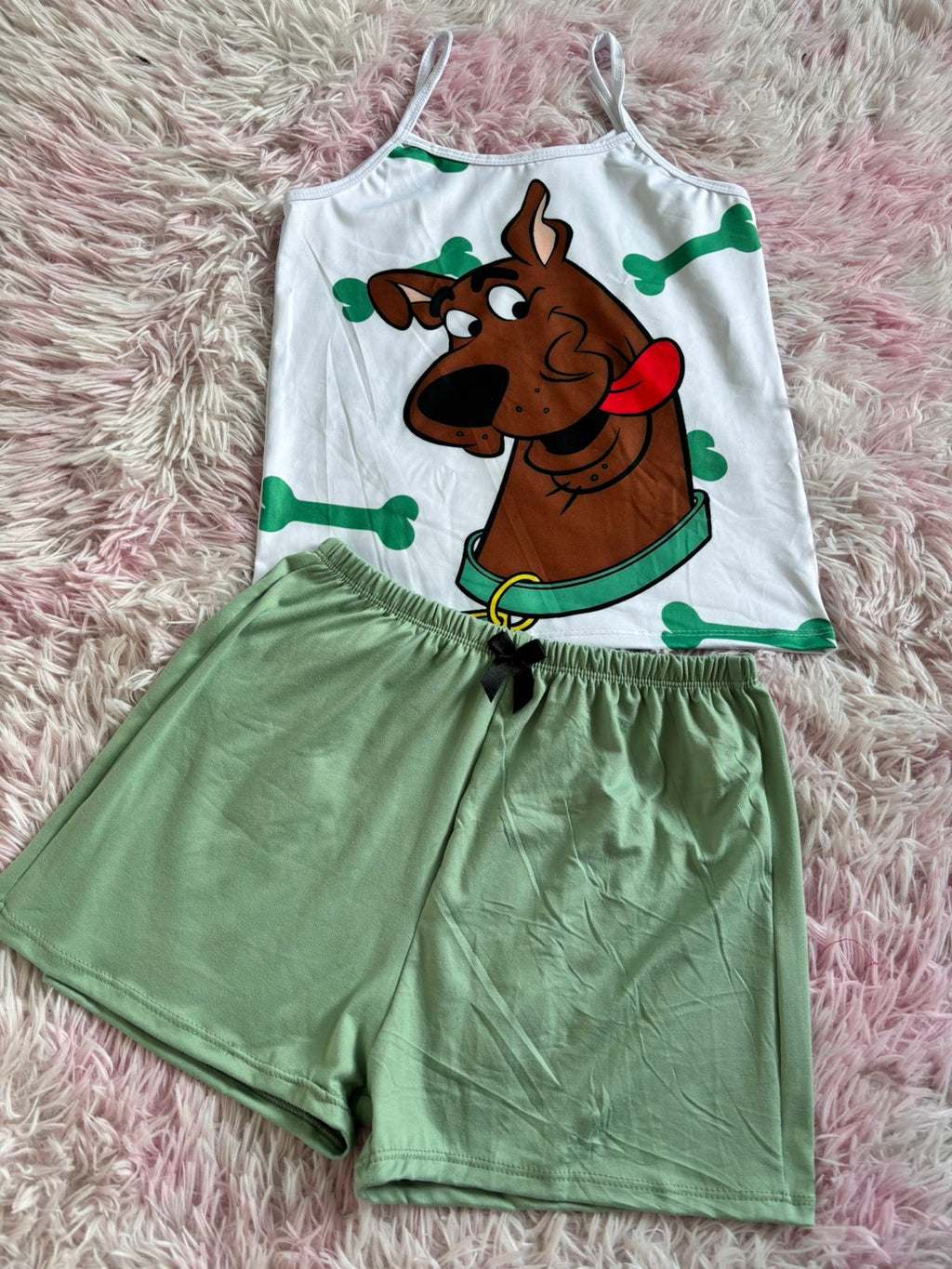 6 pijamas en piel de durazno.