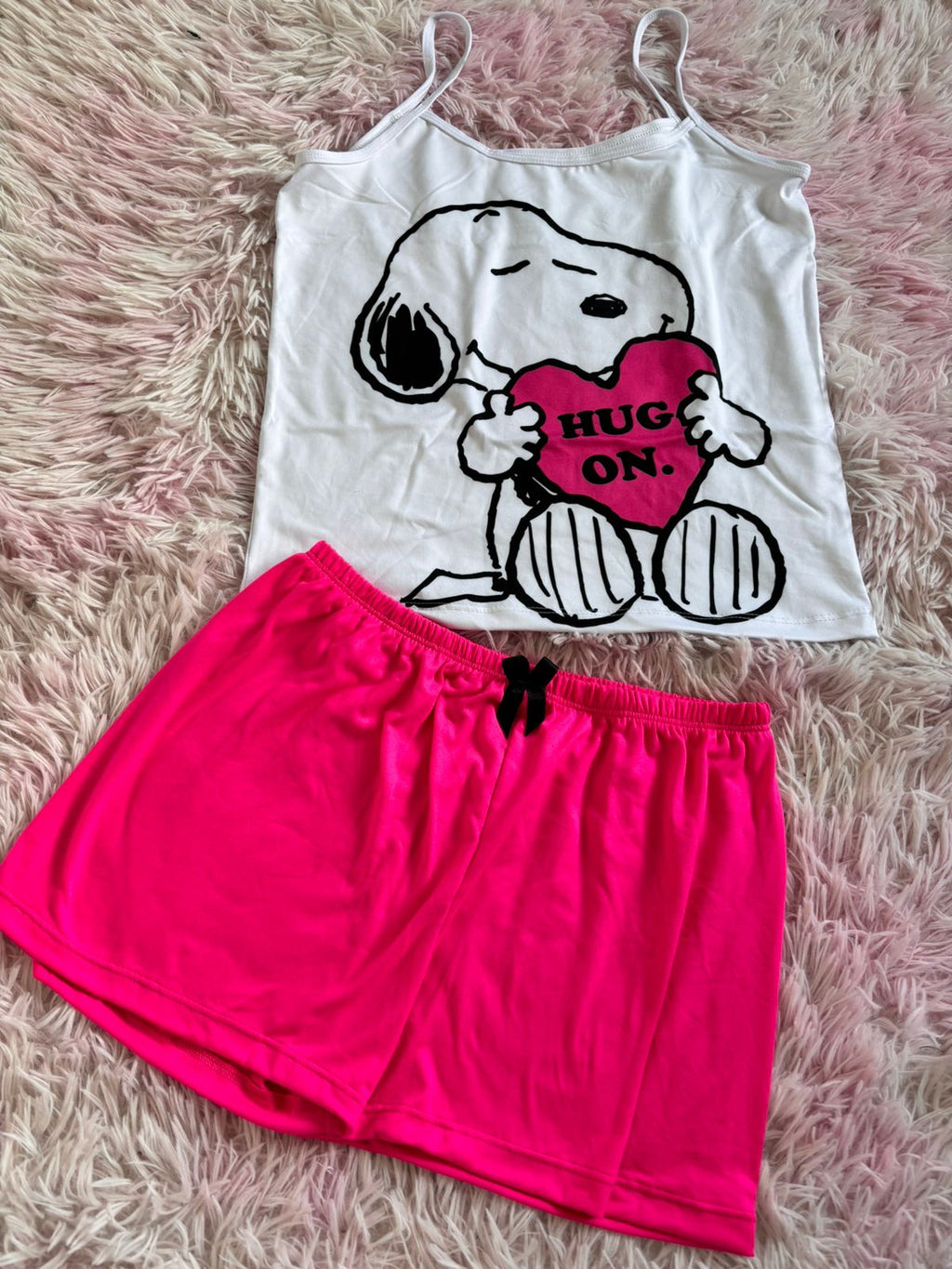 6 pijamas en piel de durazno.